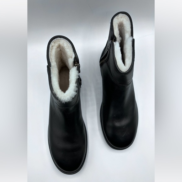 Uggs leather side zip sherpa lined SZ 9  . - Picture 5 of 16